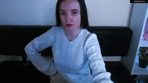 Snapshot of laimapinch_ chatting on January 3, 4:48 pm Laima online show from January 3, 4:48 pm