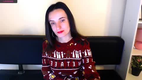 Snapshot of laimapinch_ chatting on December 27, 7:18 am Laima online show from December 27, 7:18 am