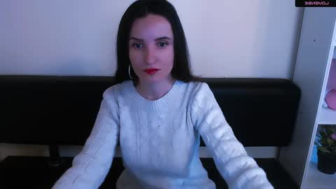Snapshot of laimapinch_ chatting on January 3, 1:46 pm Laima online show from January 3, 1:46 pm