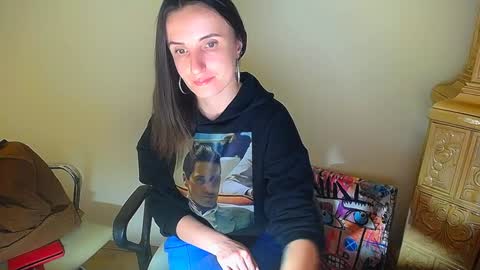 Snapshot of laimapinch_ chatting on December 10, 2:39 pm Laima online show from December 10, 2:39 pm