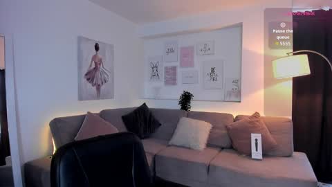 laly_dolce online show from September 15, 7:59 pm
