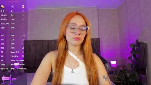 Snapshot of lanamills_ chatting on September 16, 3:53 am Lana online show from September 16, 3:53 am