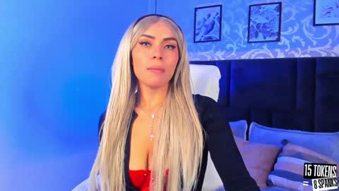 Snapshot of lara_bombshell chatting on January 23, 10:01 pm Lara online show from January 23, 10:01 pm