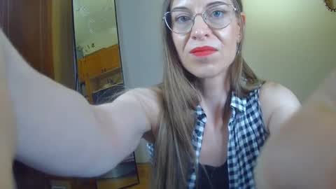 larawintersxxx online show from February 14, 7:54 pm