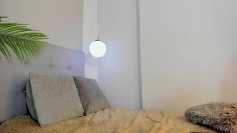 Snapshot of laura_bonnet_ chatting on March 3, 6:48 am Laura Bonnet online show from March 3, 6:48 am