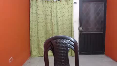 CALL ME LOVE  LAURA online show from January 7, 1:59 am
