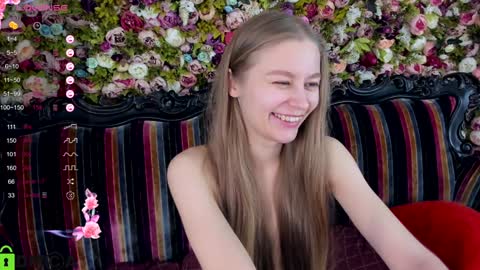 Snapshot of laura_pudd chatting on January 23, 12:30 pm Laura online show from January 23, 12:30 pm