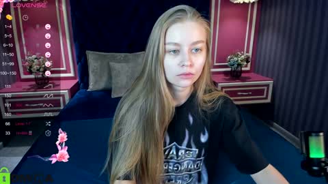 Snapshot of laura_pudd chatting on January 15, 12:47 pm Laura online show from January 15, 12:47 pm