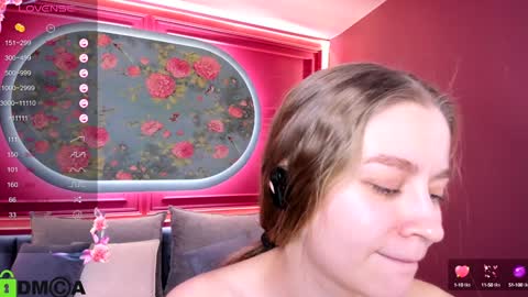 Snapshot of laura_pudd chatting on January 12, 6:59 pm Laura online show from January 12, 6:59 pm