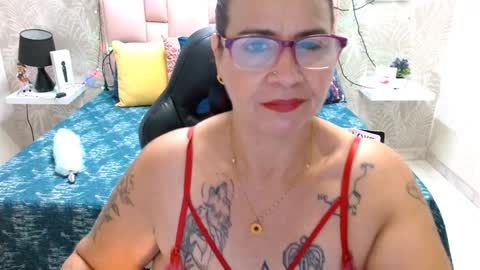 Laura online show from December 27, 2:54 pm