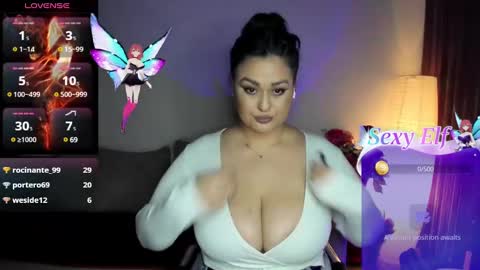 Snapshot of laura_sinner chatting on February 11, 8:31 pm Laura online show from February 11, 8:31 pm