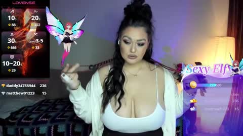 Snapshot of laura_sinner chatting on February 22, 5:35 pm Laura online show from February 22, 5:35 pm