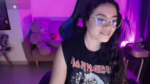 laura online show from March 8, 4:23 am