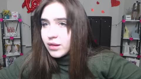 LauraHlot online show from February 21, 1:00 am