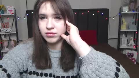 LauraHlot online show from February 9, 6:05 pm
