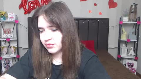 LauraHlot online show from February 17, 10:05 pm