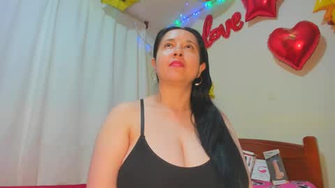 Snapshot of laureen777 chatting on January 11, 1:27 am laureen777 online show from January 11, 1:27 am