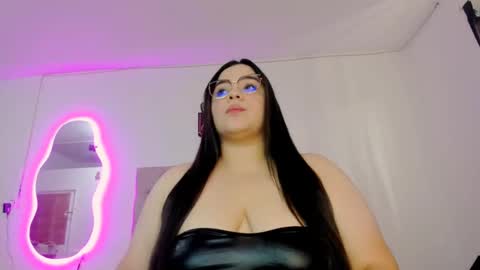 laurenlaine online show from February 2, 6:10 pm