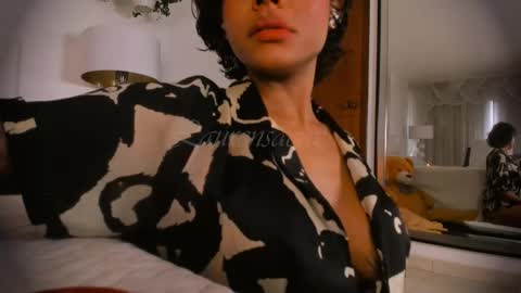 Snapshot of laurensaenz chatting on February 28, 8:07 pm Lauren Saenz online show from February 28, 8:07 pm