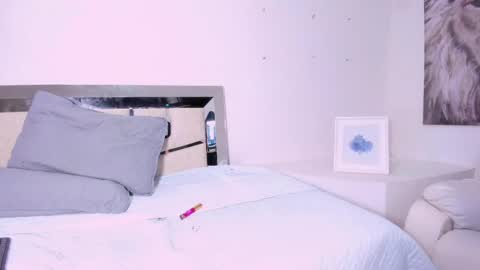 Snapshot of laurensnow1_ chatting on March 1, 7:26 pm Lauren online show from March 1, 7:26 pm