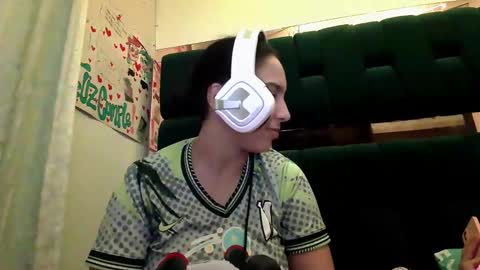 Snapshot of laurent0502 chatting on January 10, 5:37 am Laurent online show from January 10, 5:37 am