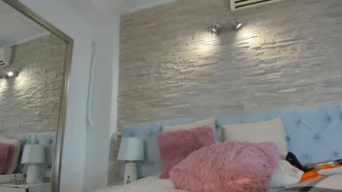 Snapshot of lauryncopper chatting on February 9, 12:52 pm Lauryn online show from February 9, 12:52 pm