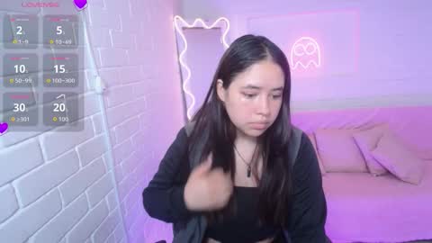 Lauxury  online show from September 20, 3:42 am
