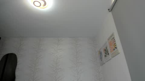 Snapshot of layla_vanegas chatting on January 25, 5:19 pm Layla Vanegas online show from January 25, 5:19 pm