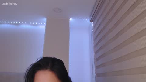 Snapshot of leah_bunny chatting on January 17, 10:22 am Leah online show from January 17, 10:22 am