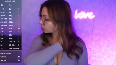 Leah Barton online show from March 9, 1:37 pm
