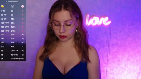 Leah Barton online show from January 7, 9:40 am