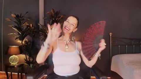 Leana online show from March 6, 8:05 pm