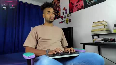 Lebron Collins  online show from September 18, 9:19 pm