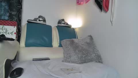 leenar_key online show from February 15, 4:45 pm