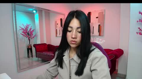 Leia.  online show from February 10, 11:15 am