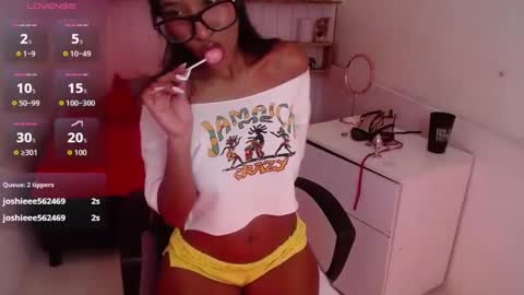 leilaebony_ online show from September 17, 2:20 pm