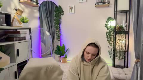 Lela online show from February 15, 2:58 am