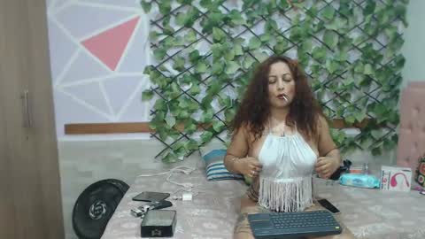 lena_lawson online show from January 29, 5:19 am