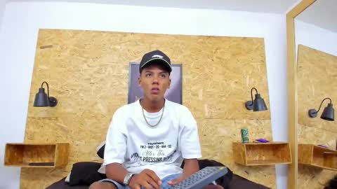 leo_jhonson online show from September 16, 12:40 pm