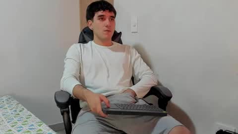 Leo Jones online show from December 6, 1:24 am