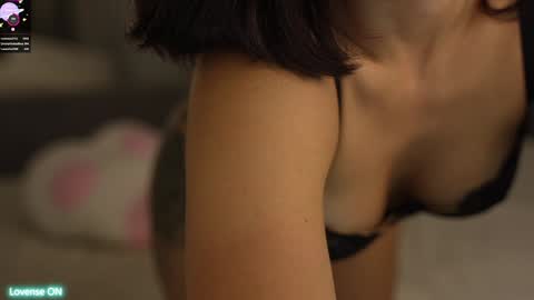 Leora online show from December 2, 6:38 pm