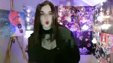 Snapshot of leraaa72 chatting on February 6, 10:36 am little secret online show from February 6, 10:36 am