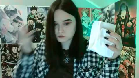 Snapshot of leraaa72 chatting on February 24, 7:33 am little secret online show from February 24, 7:33 am