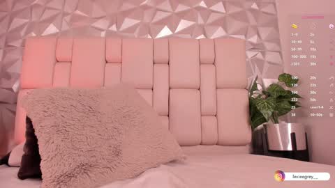 Lexie  online show from January 27, 3:18 pm