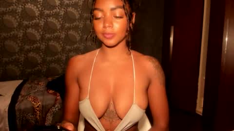 Snapshot of lexy_squirt_queen chatting on September 21, 1:20 am LEXY - Independent account online show from September 21, 1:20 am