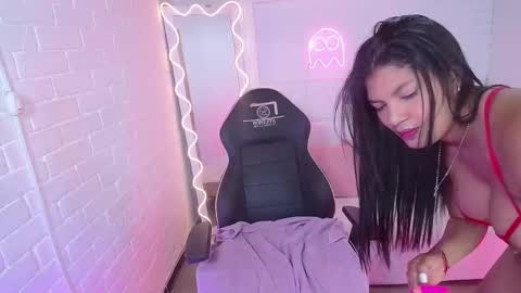 Snapshot of lexy_tay chatting on September 12, 11:45 am lexy_tay online show from September 12, 11:45 am