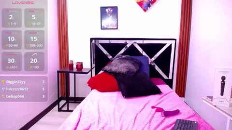 leylah_wong_ online show from September 19, 8:18 am