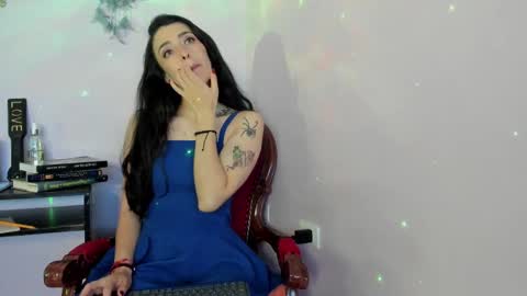 Snapshot of leynamadrigal chatting on February 25, 8:42 pm Leyna online show from February 25, 8:42 pm