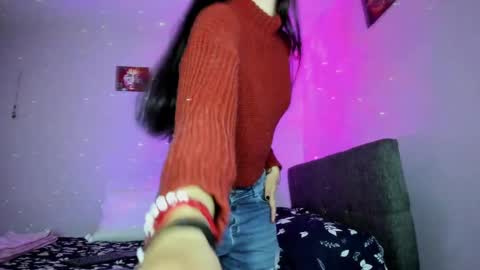 Snapshot of leynamadrigal chatting on February 17, 11:00 pm Leyna online show from February 17, 11:00 pm
