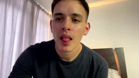 Snapshot of liam_enzho chatting on March 2, 9:54 pm Liam online show from March 2, 9:54 pm